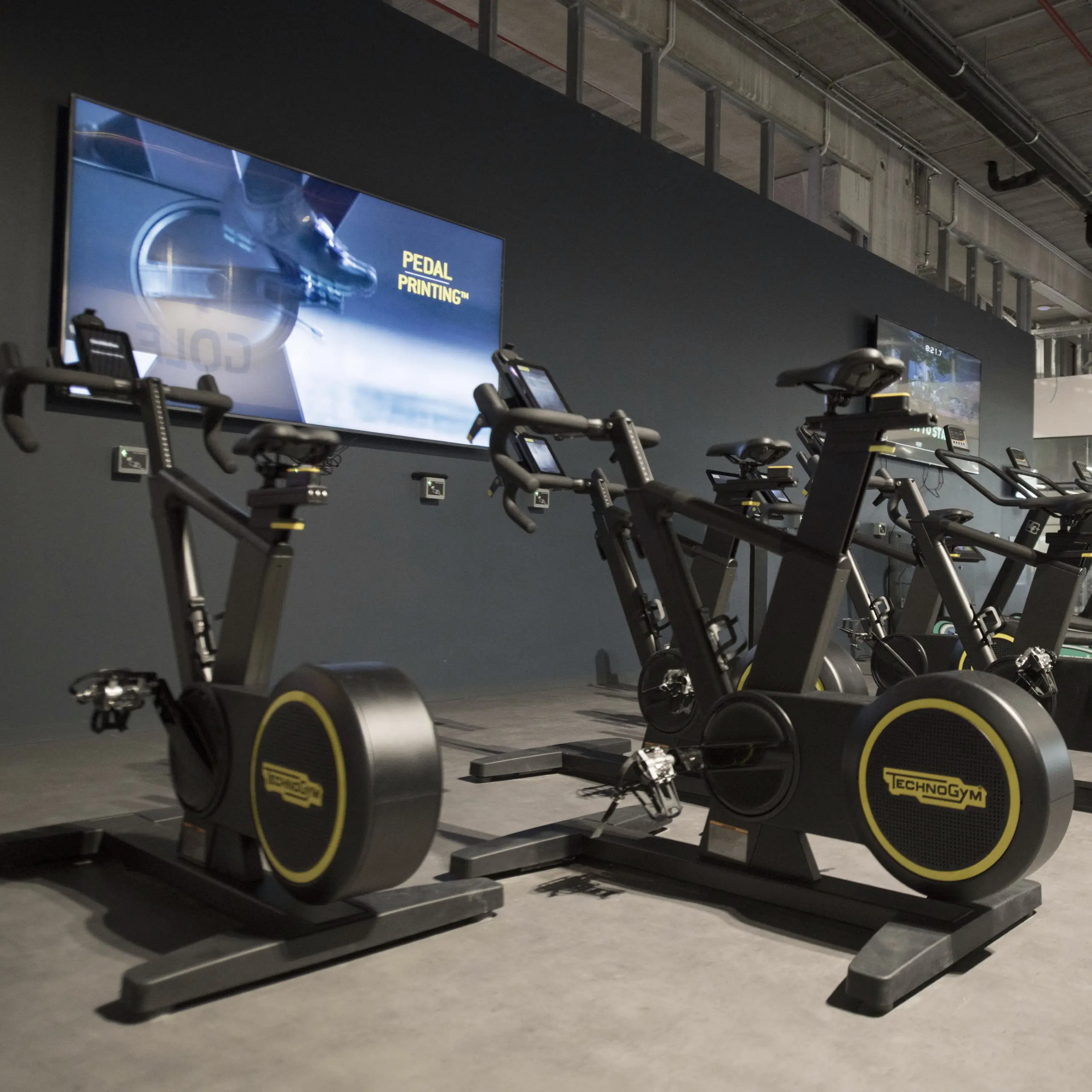 Rij Skillbikes voor een groot scherm